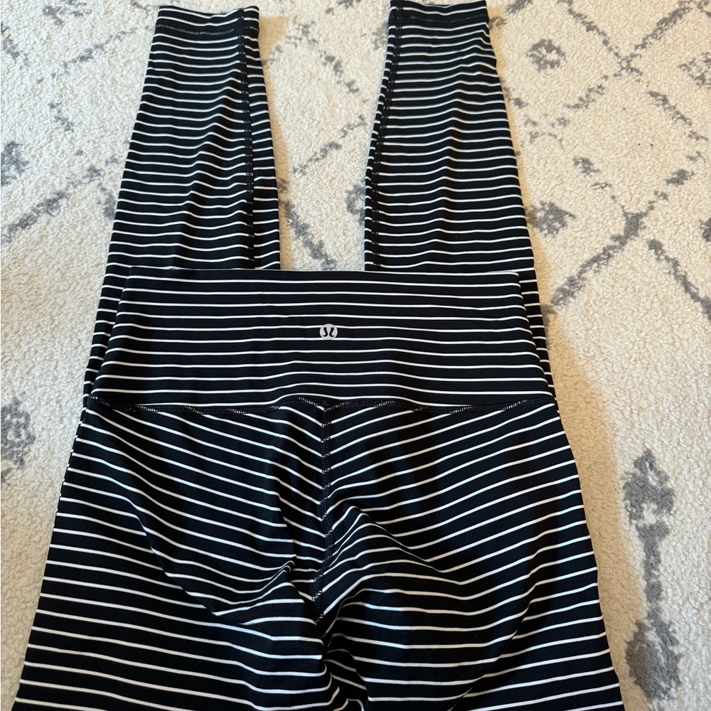 Lululemon Wunder under leggings 28”